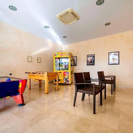 فيلة Maria 2 Bed With Jacuzzi أذيخي